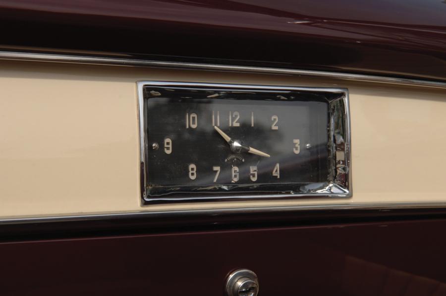  Cadillac Series 62 Convertible Coupe 1949 года  (фото 18 из 24)